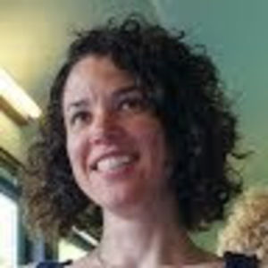 Meet your Posher, Amira